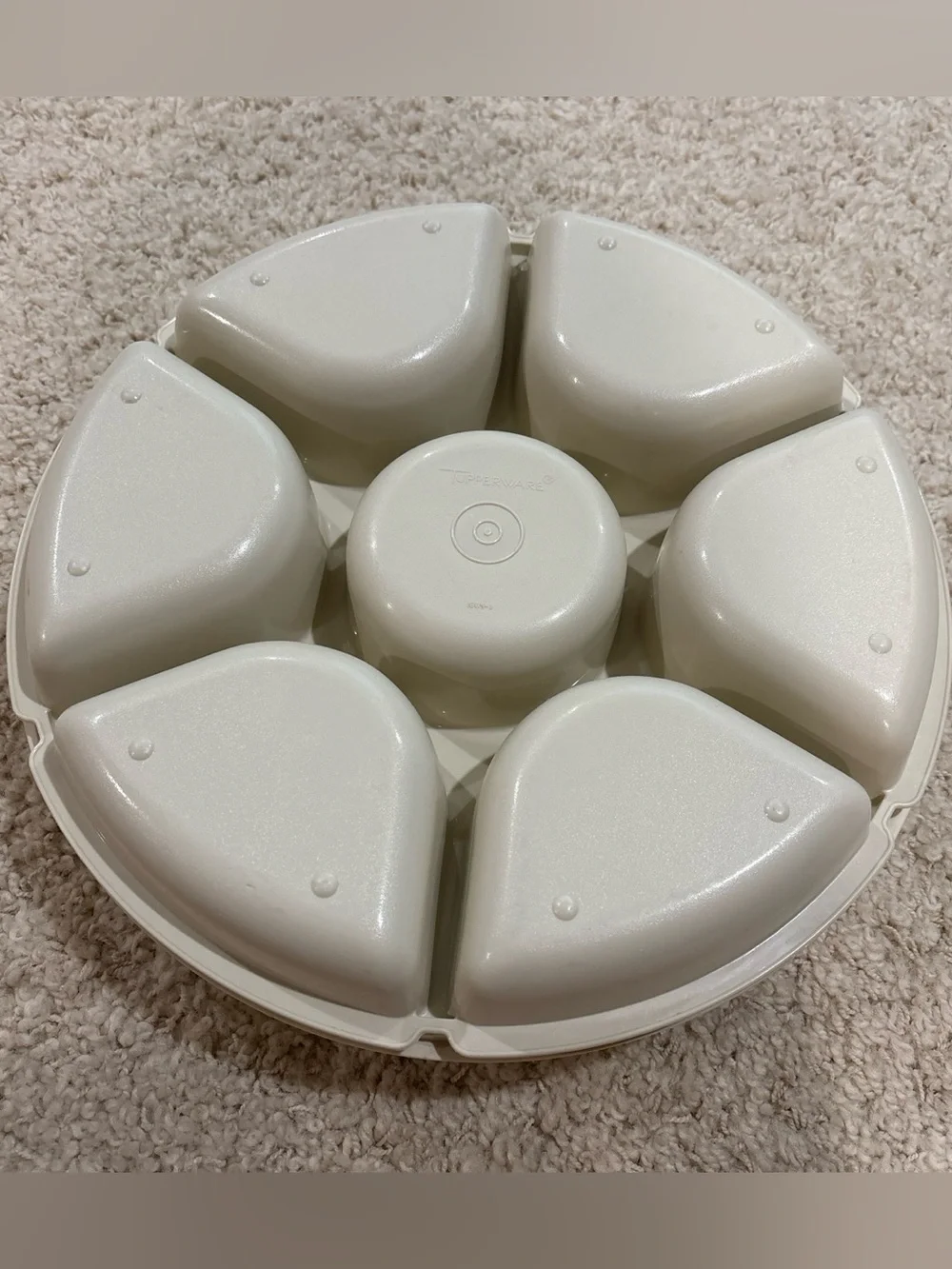 Vintage Tupperware Serving Center 7 Compartment Divided Party Snack Tray w/ Lid